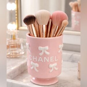 ❗️CLERANCE❗️CHANEL Pink Brush Holder with White Bows